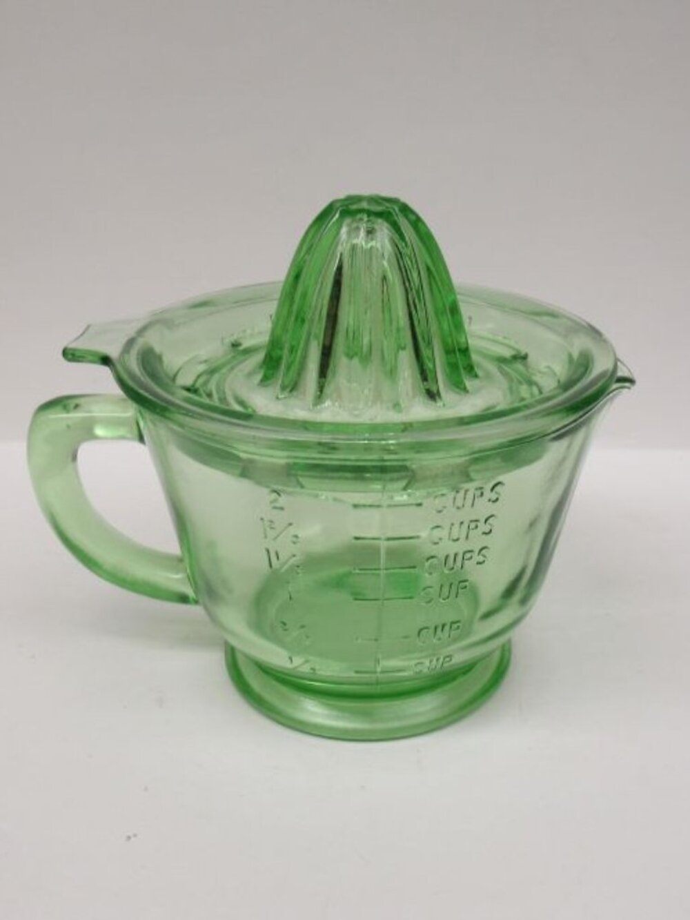 Vintage Depression Green Two-Piece REAMER JUICER with 2 Cup Measure - Picture 2 of 5